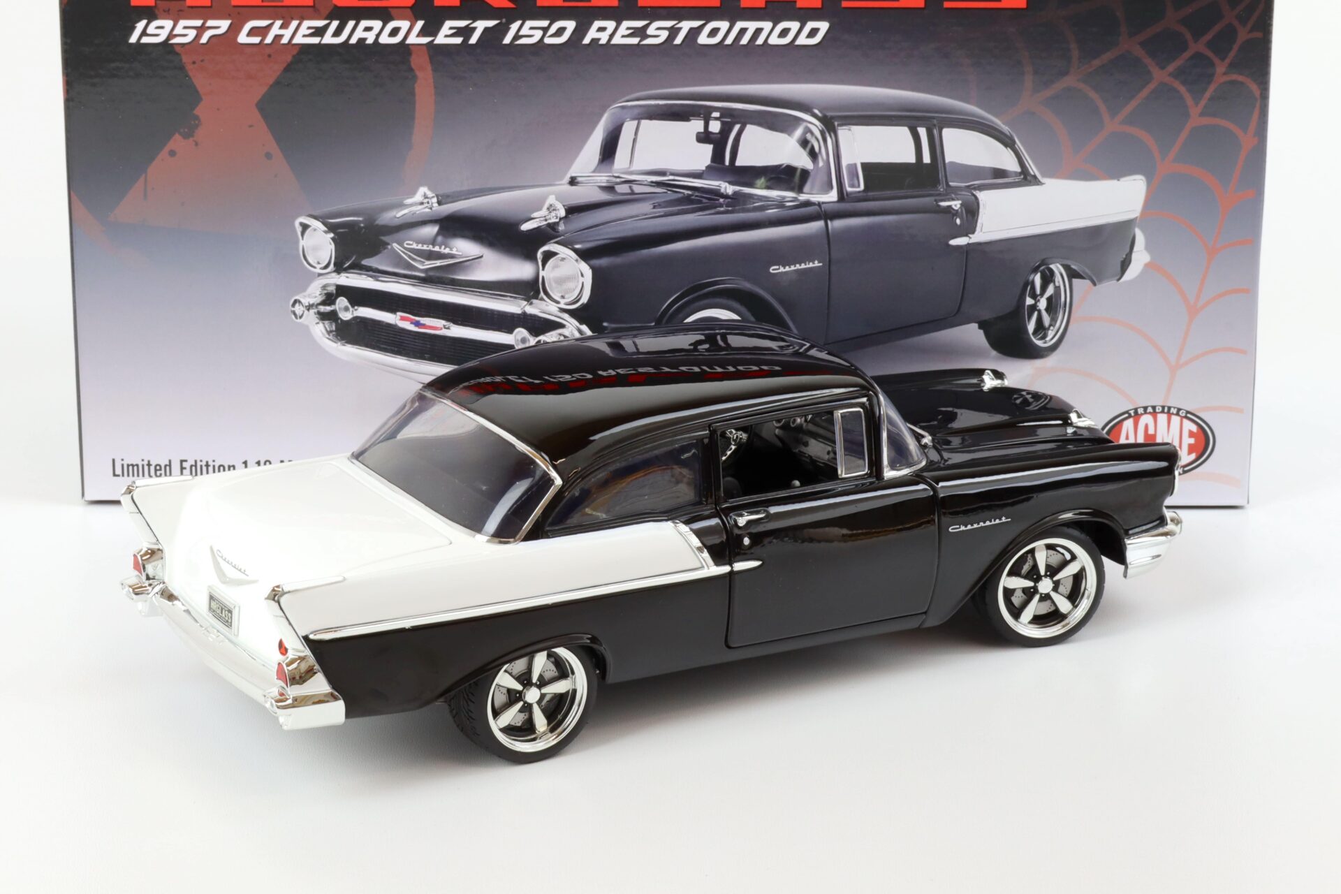 1:18 ACME 1957 Chevrolet 150 Restomod Hourglass black/ white