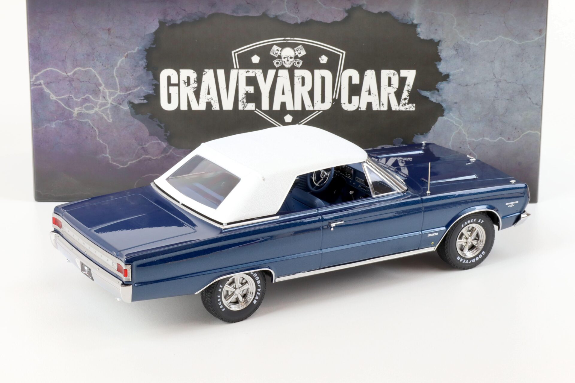 1:18 Greenlight 1967 Plymouth Belvedere GTX Convertible blue GRAVEYARD CARZ