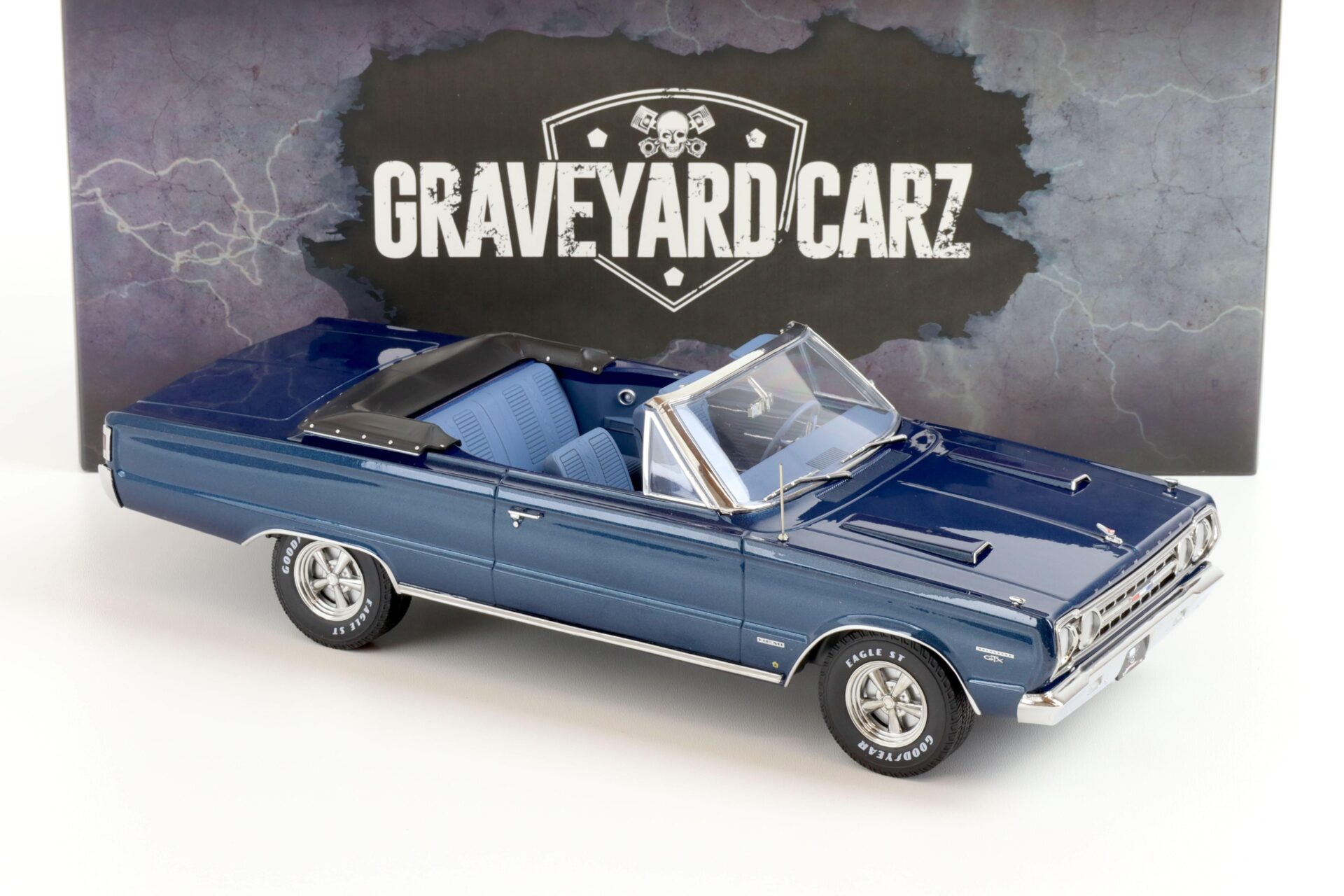 1:18 Greenlight 1967 Plymouth Belvedere GTX Convertible blue GRAVEYARD CARZ