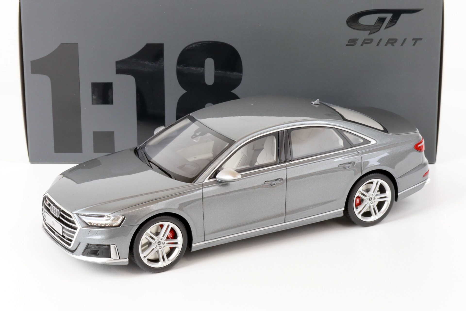 ID 66442 orig.jpg 1:18 GT Spirit GT856 Audi S8 A8 Limousine Daytona grey 2020