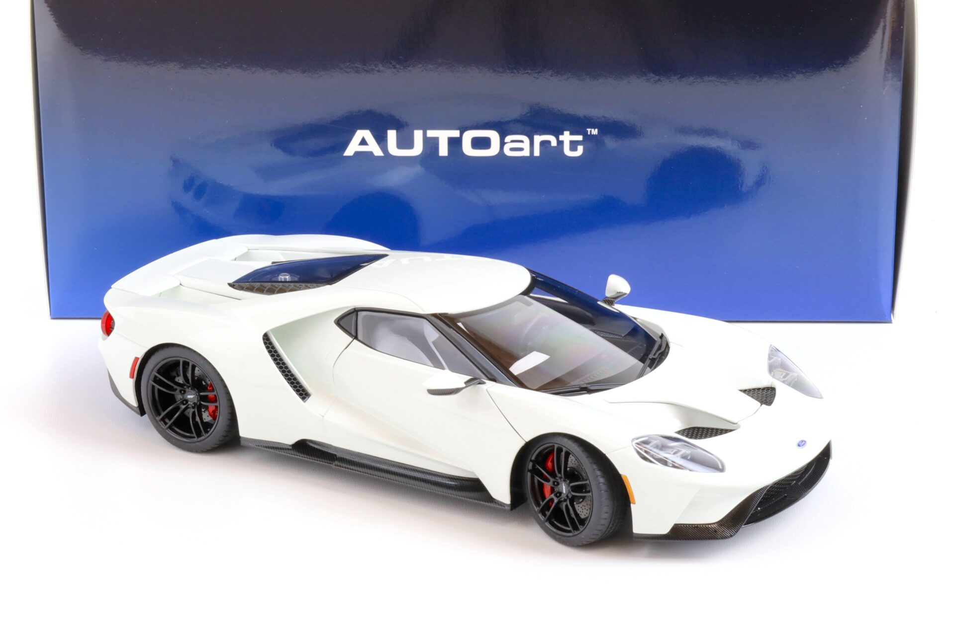 1:18 AUTOart Ford GT 2017 Frozen white 72941