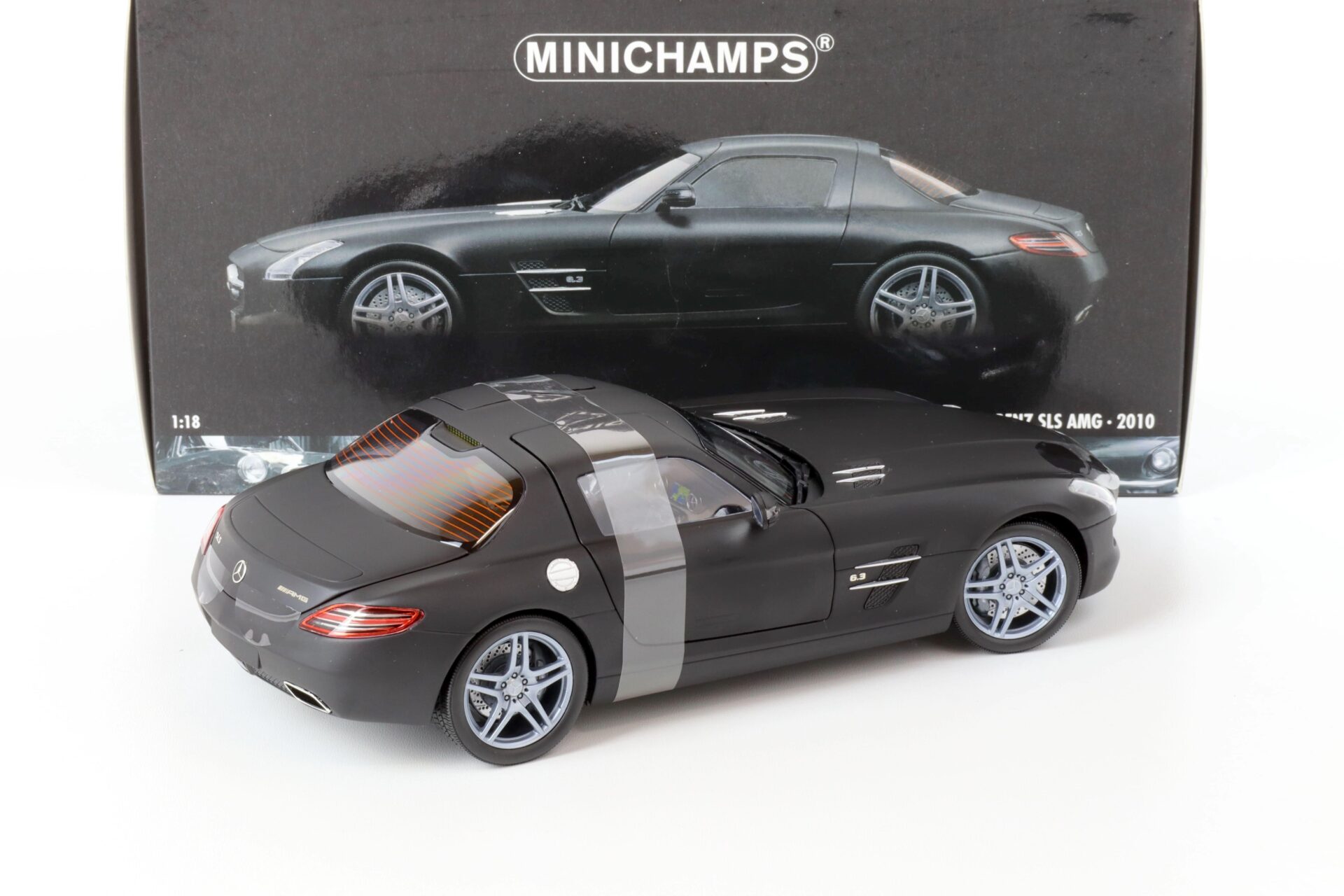 1:18 Minichamps Mercedes SLS AMG Coupe 2011 matt black