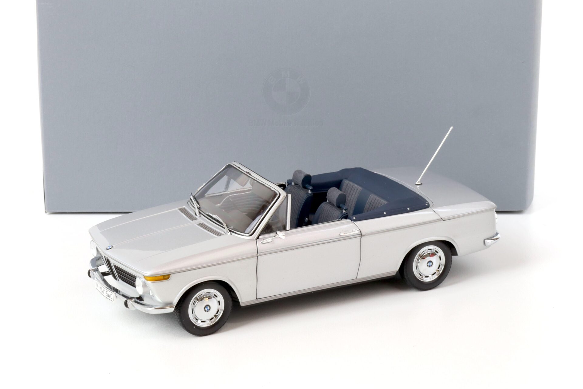 1:18 Minichamps BMW 1600 Cabrio Convertible silver DEALER VERSION