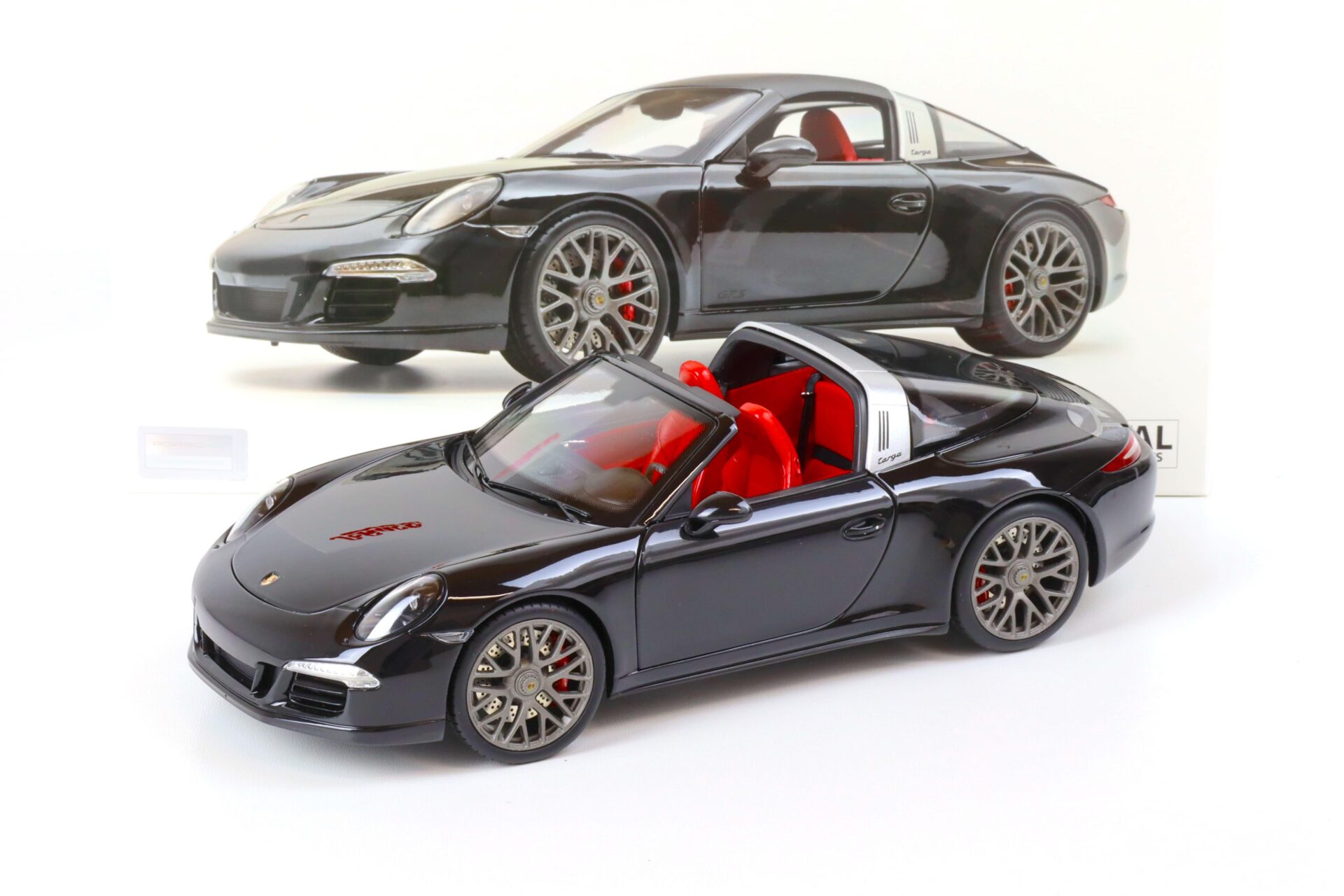 1:18 Schuco Porsche 911 (991) Carrera 4 GTS Targa black/ red