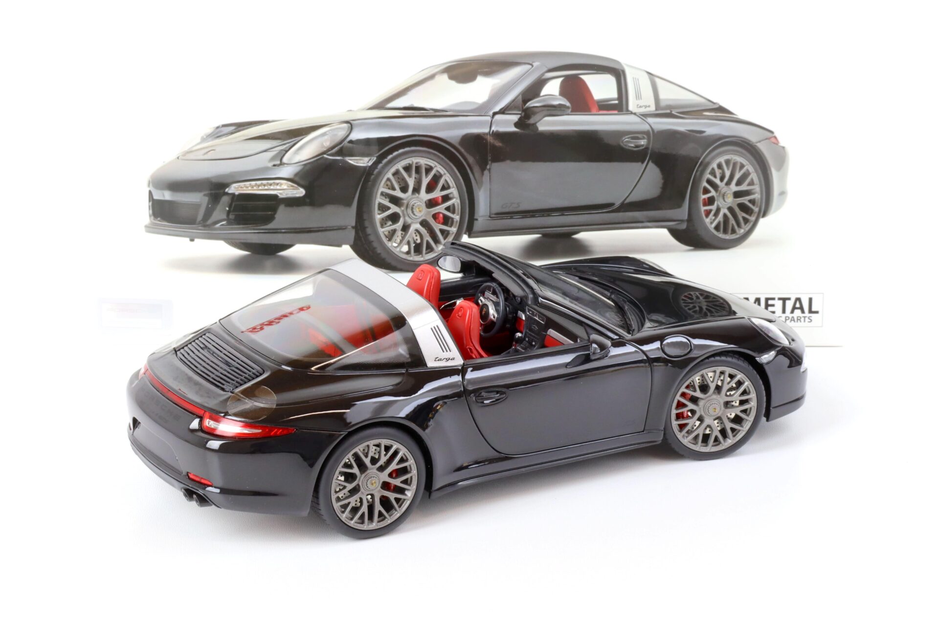 1:18 Schuco Porsche 911 (991) Carrera 4 GTS Targa black/ red