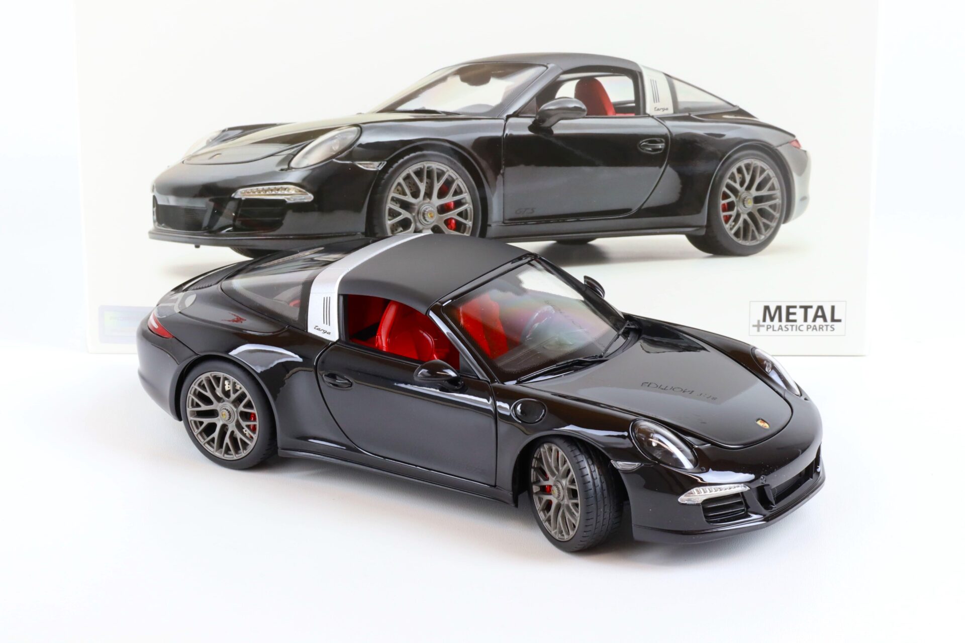 1:18 Schuco Porsche 911 (991) Carrera 4 GTS Targa black/ red