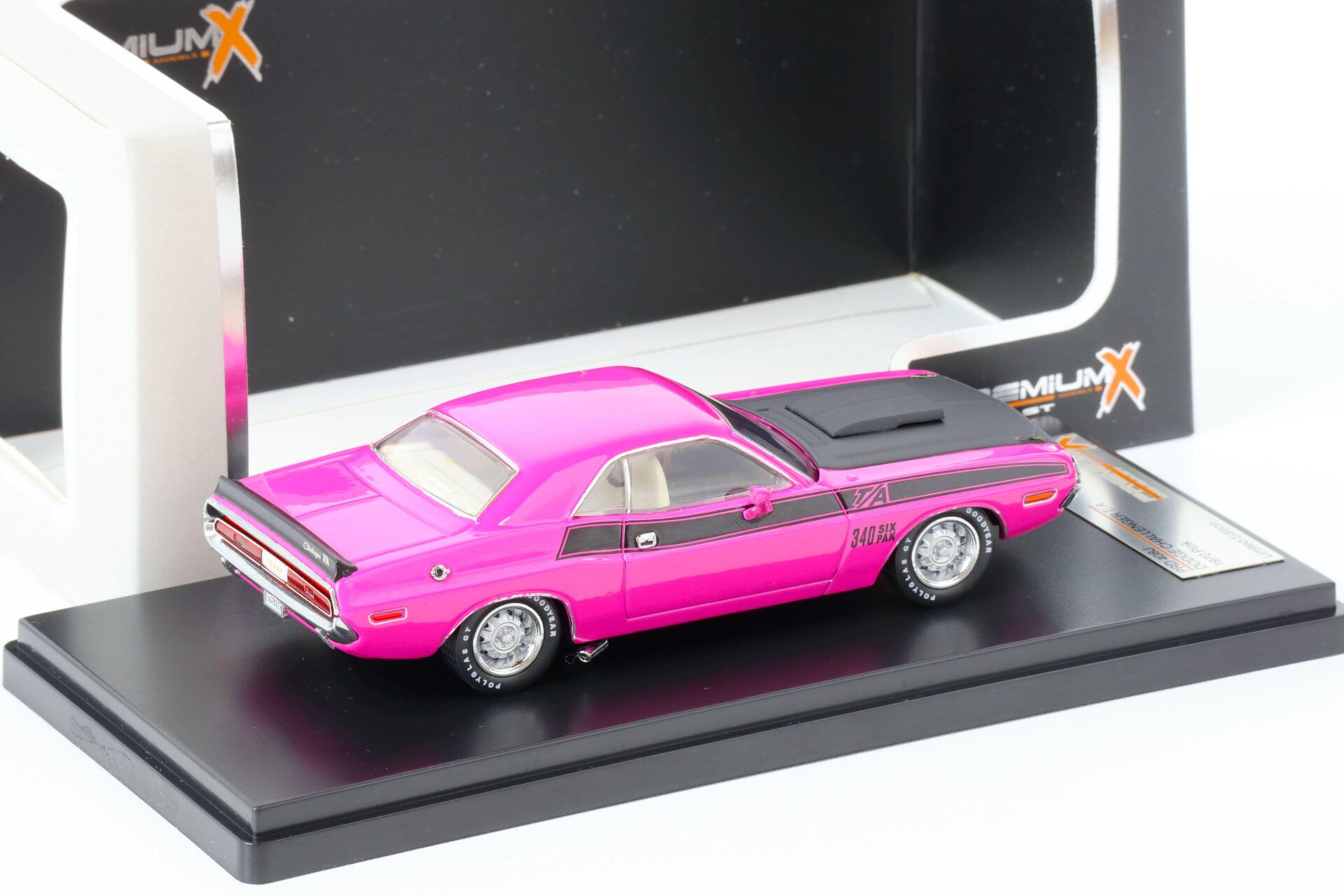 1:43 Premium X Dodge Challenger T/A Coupe 1970 pink/ black