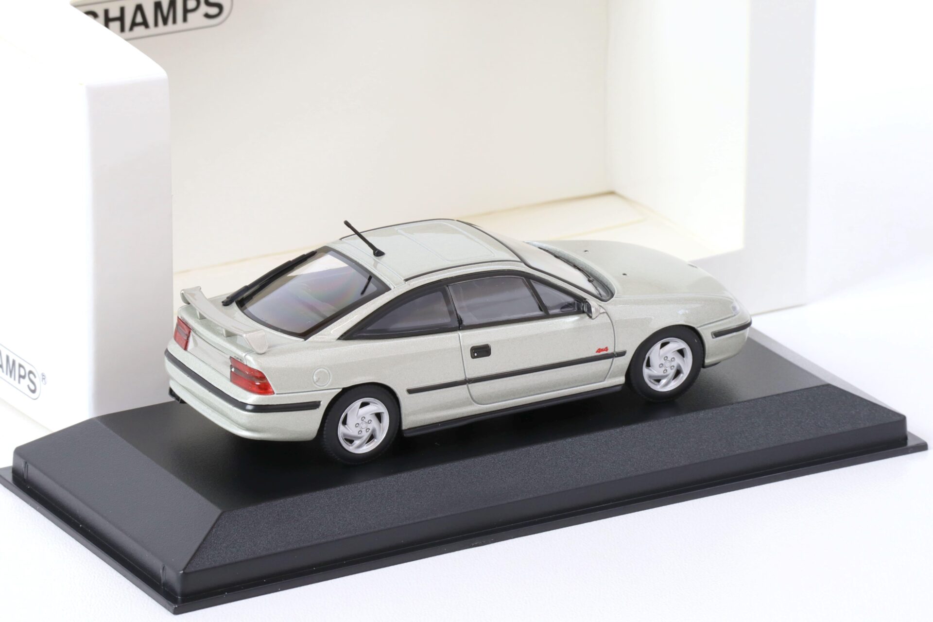 1:43 Minichamps Opel Calibra Turbo 4x4 Astros silver 1992