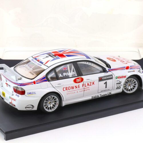 1:18 AUTOart BMW 320si (E90) WTCC 2007 Team UK #1 A.Priaulx - Image 3
