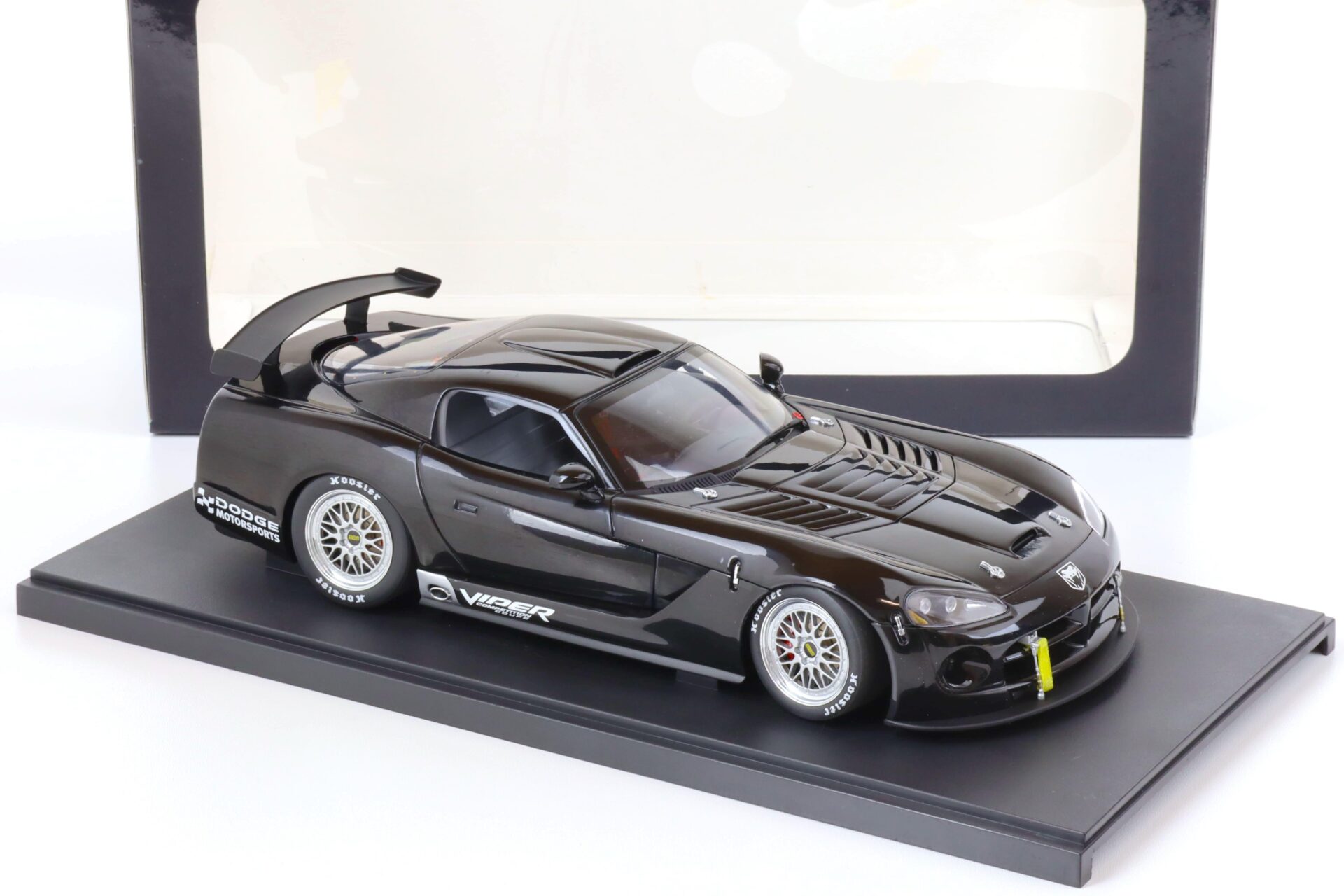 1:18 AUTOart Dodge Viper Competition Coupe 2004 Plain Body Version black 80421