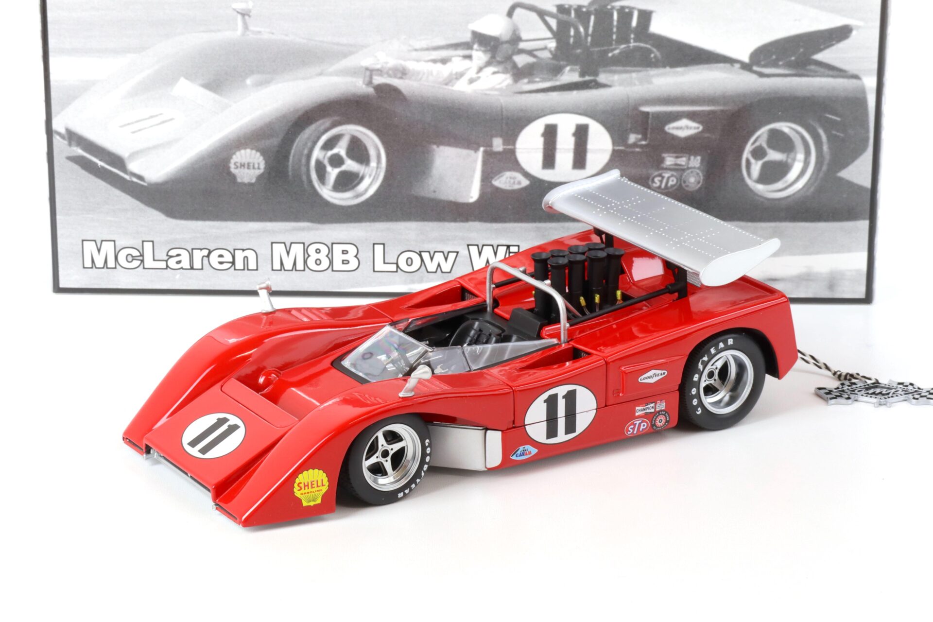 1:18 GMP McLaren M8B Low Wing CanAm Lothar Motschenbacher red #11