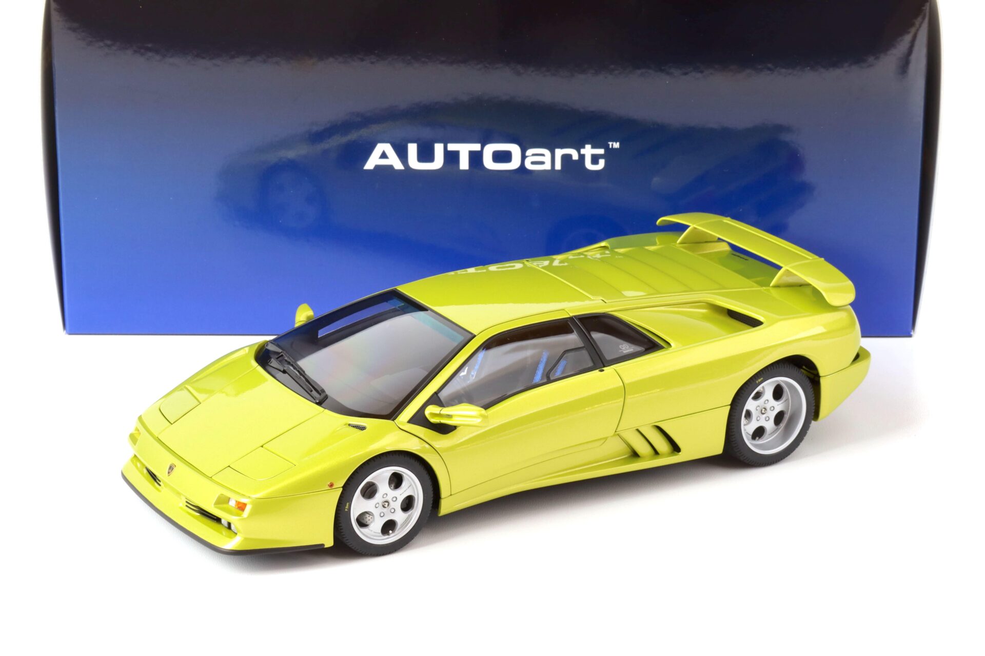 1:18 AUTOart Lamborghini Diablo SE30 - 1993 giallo spyder/ metallic yellow 79157