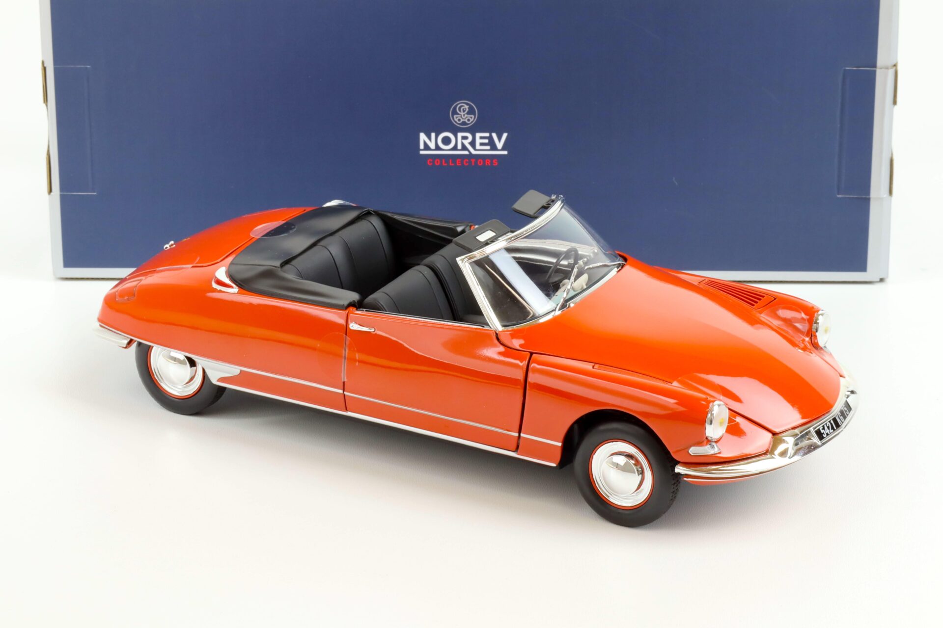 1:18 Norev Citroen DS 19 Cabriolet 1961 Corail red 181599
