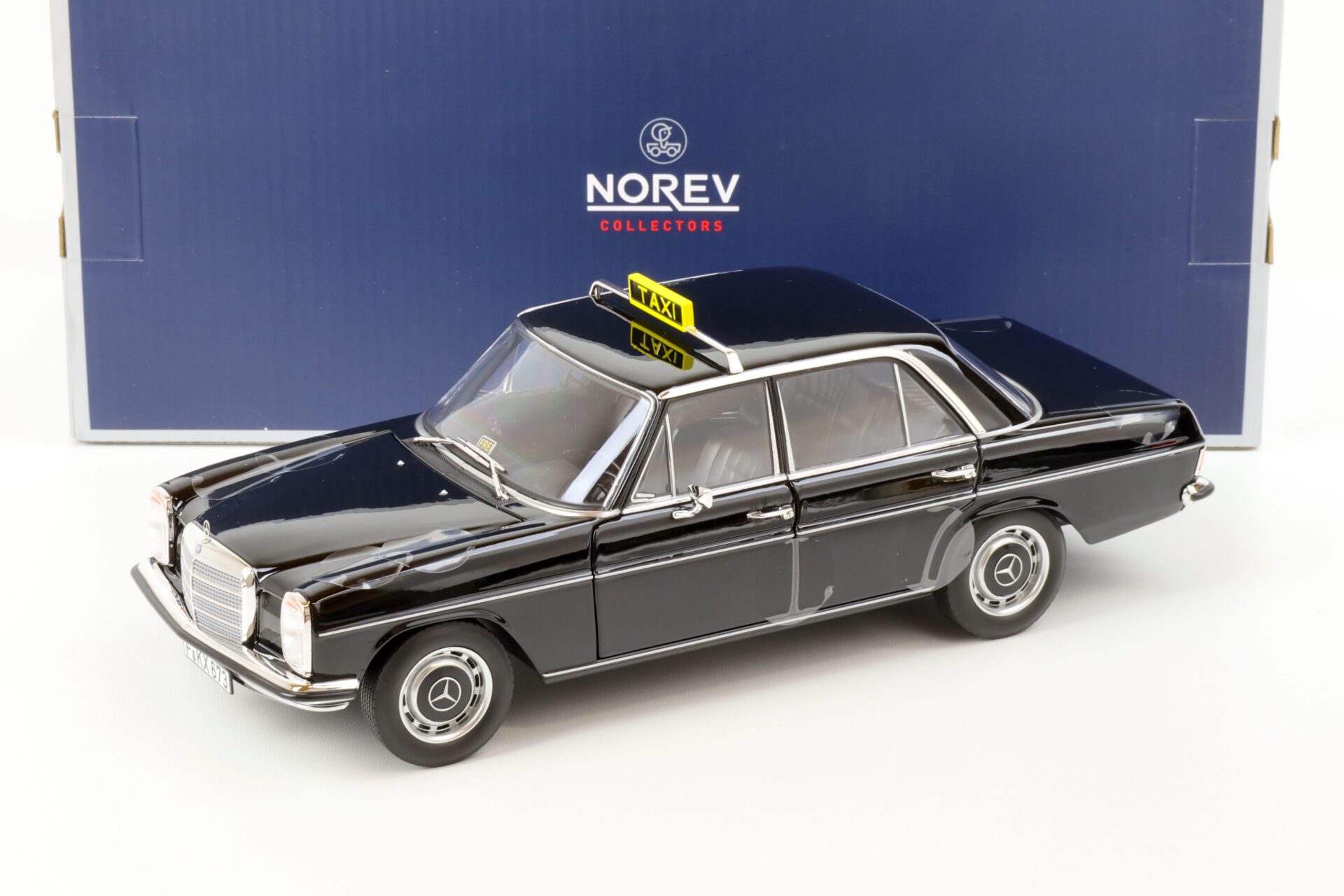 ID 68511 orig.jpg 1:18 Norev Mercedes 200 Strich-Acht /8 Limousine W115 TAXI black 1968