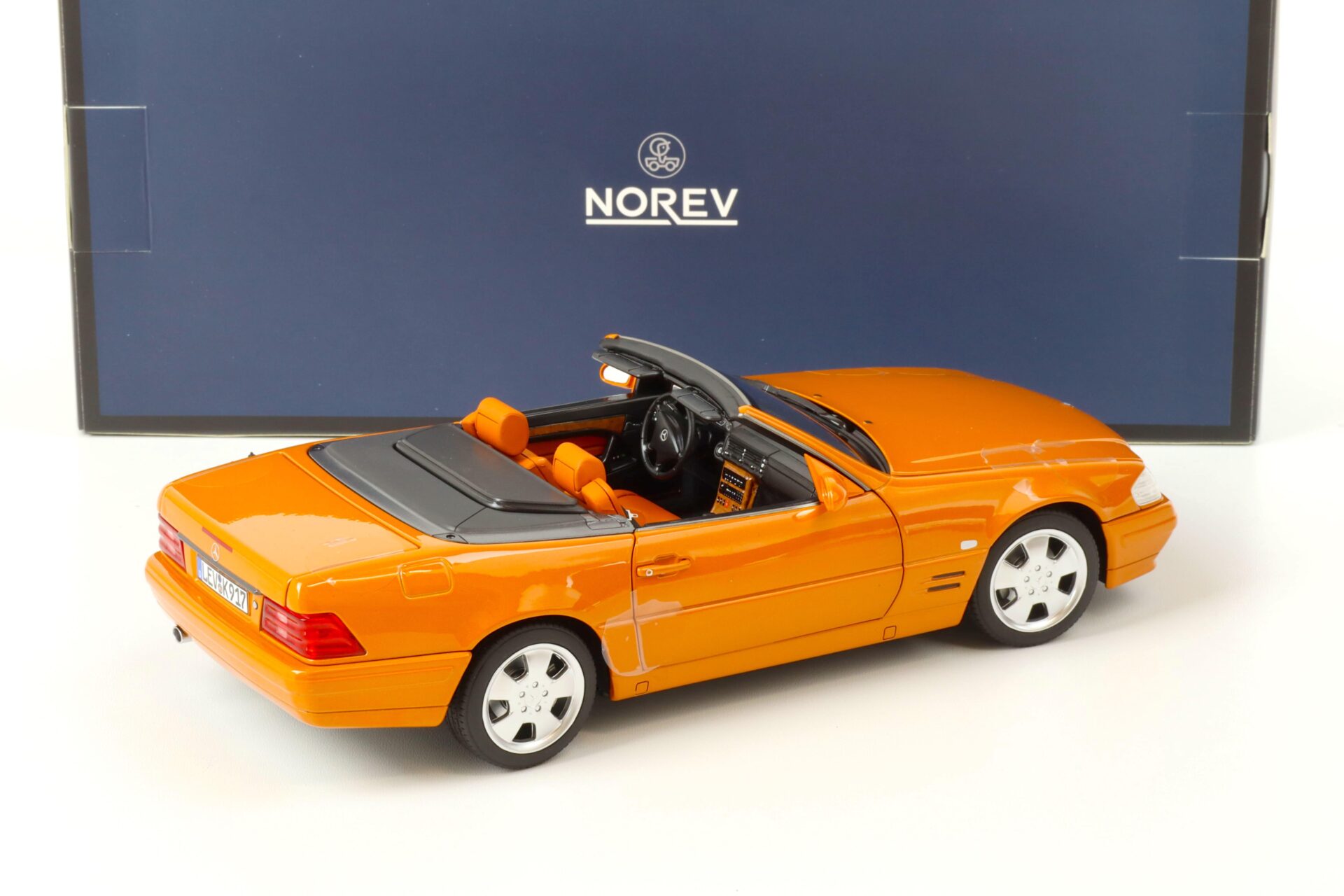 1:18 Norev Mercedes SL 500 R129 FACELIFT Cabriolet 1999 orange - Limited 200 pcs.