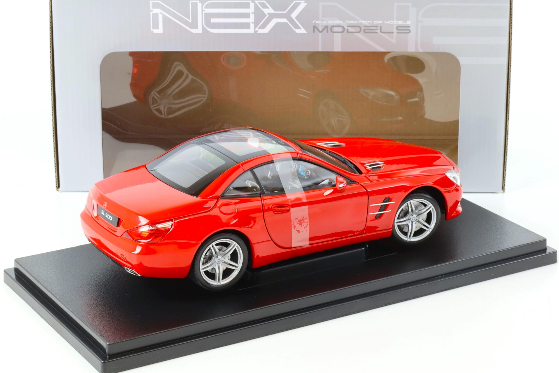 1:18 Welly 2012 Mercedes SL500 closed Top R231 red