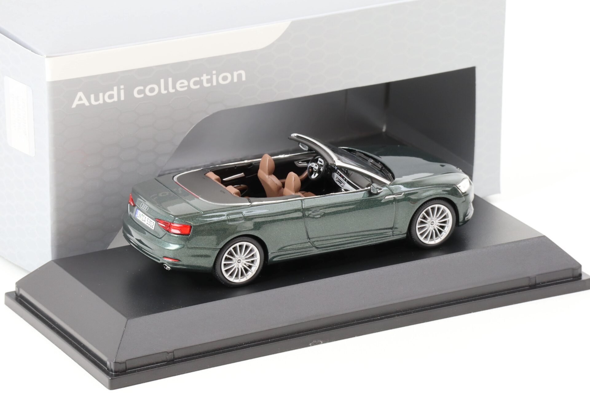 1:43 Spark Audi A5 Cabriolet Gotland green metallic 2017 DEALER VERSION