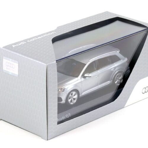 1:43 Spark Audi Q7 SUV Florett silver metallic 2015 DEALER VERSION
