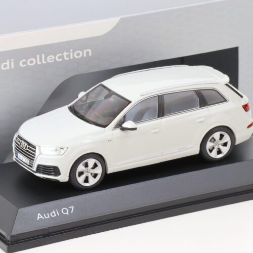1:43 Spark Audi Q7 SUV Glacier white 2015 DEALER VERSION