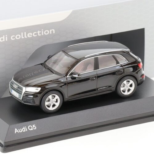 1:43 iScale Audi Q5 Myth black 2017 DEALER VERSION