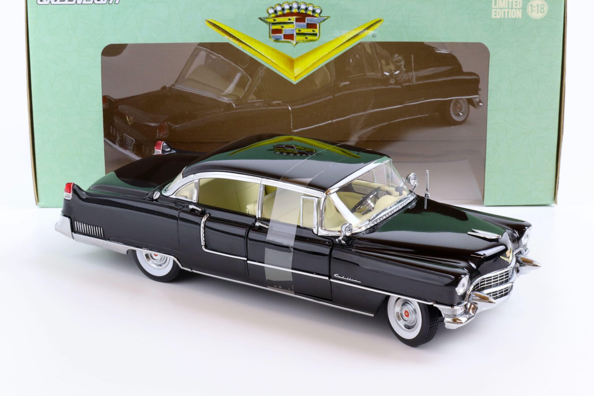1:18 Greenlight 1955 Cadillac Fleetwood Series 60 Special black