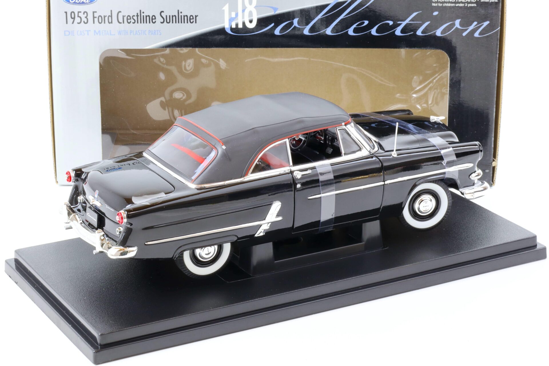 1:18 Welly 1953 Ford Crestline Sunliner black closed Top