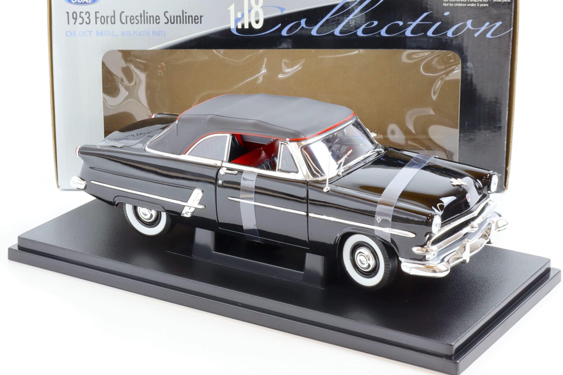 1:18 Welly 1953 Ford Crestline Sunliner black closed Top