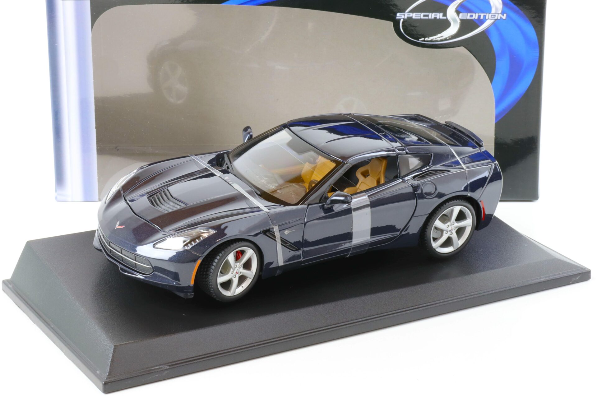 1:18 Maisto 2014 Chevrolet Corvette Stingray Coupe dark grey metallic