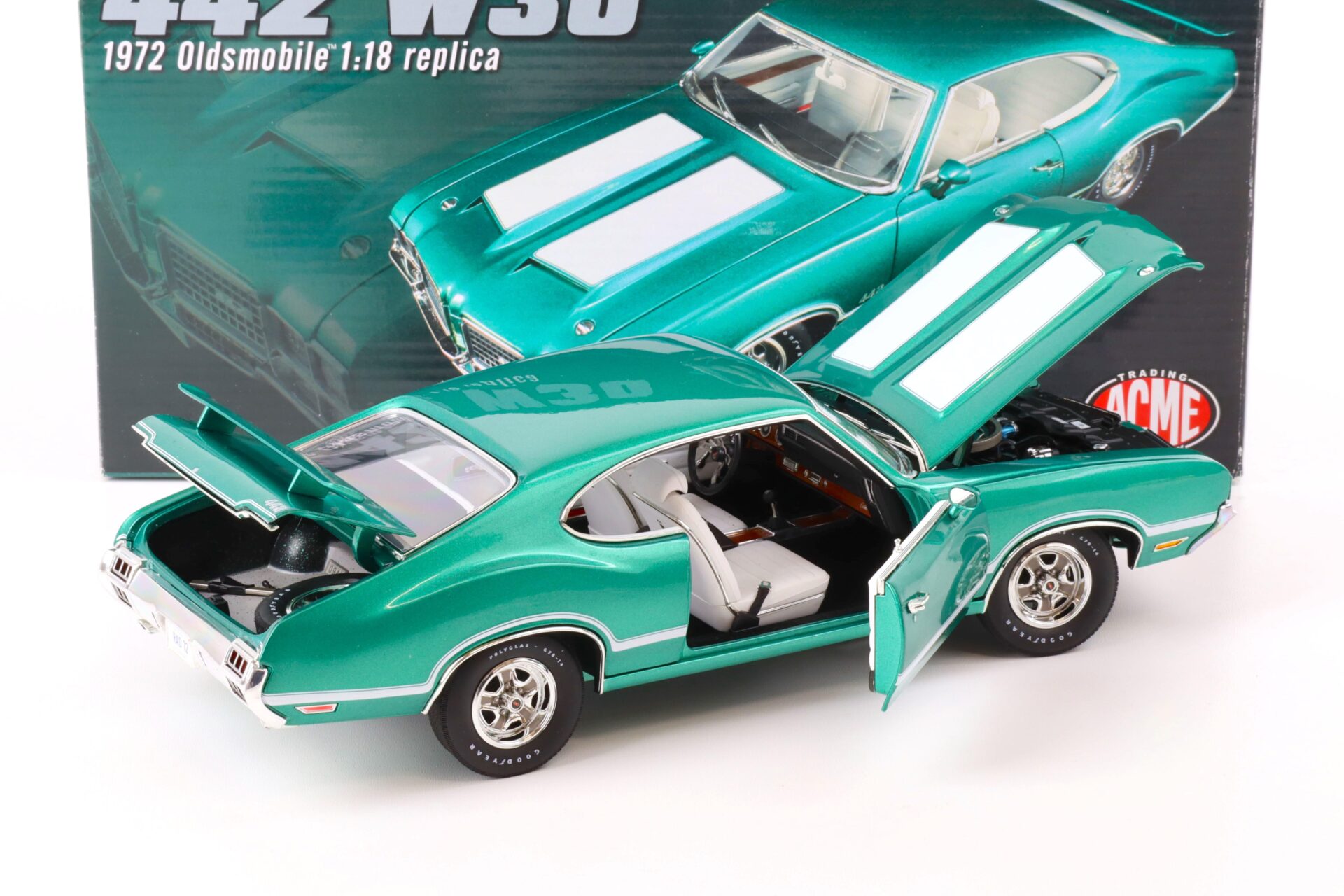 1:18 ACME 1972 Oldsmobile 442 W30 Coupe radiant green/ white