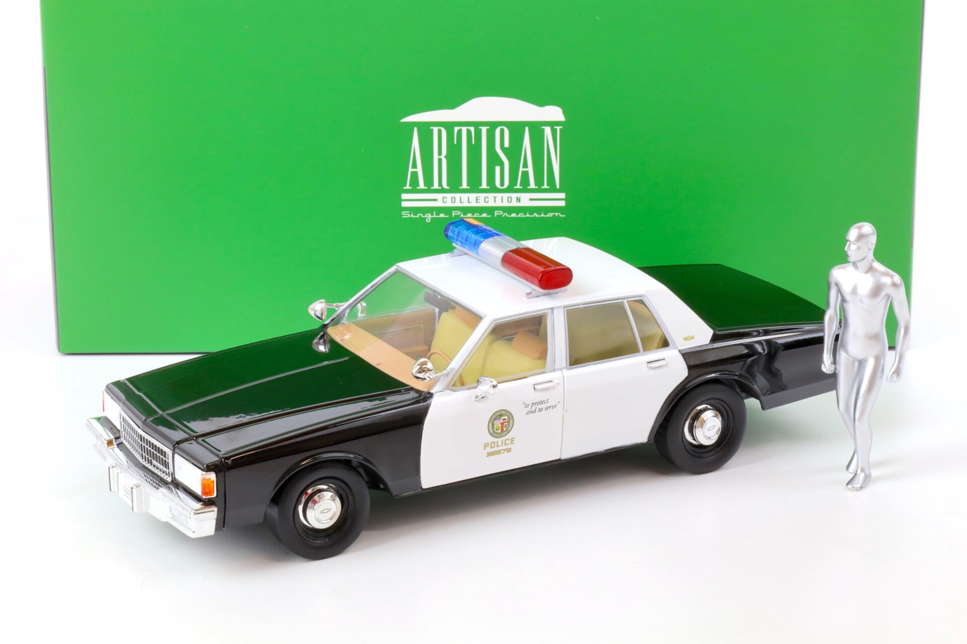 ID 69802 orig.jpg 1:18 Greenlight 1987 Chevrolet Caprice Metropolitan Police TERMINATOR with Android