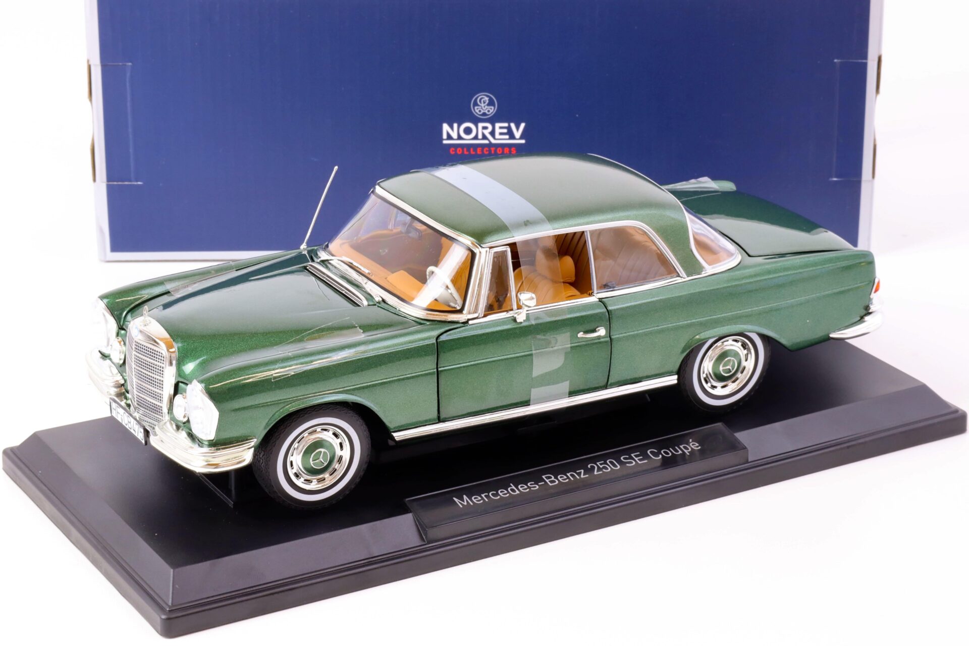 1:18 Norev Mercedes 250 SE Coupe W111 green metallic 1969 - Limited 1000 pcs.