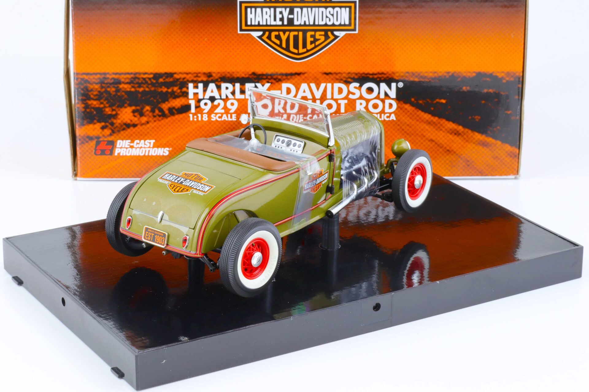 1:18 Highway61 Ford Model A Hot Rod 1929 Harley Davidson green metallic 81045