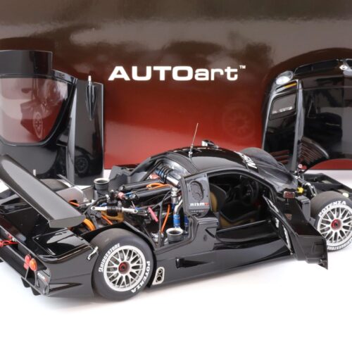 1:18 AUTOart Nissan R390 GT1 Le Mans 1998 black Die-Cast 89878