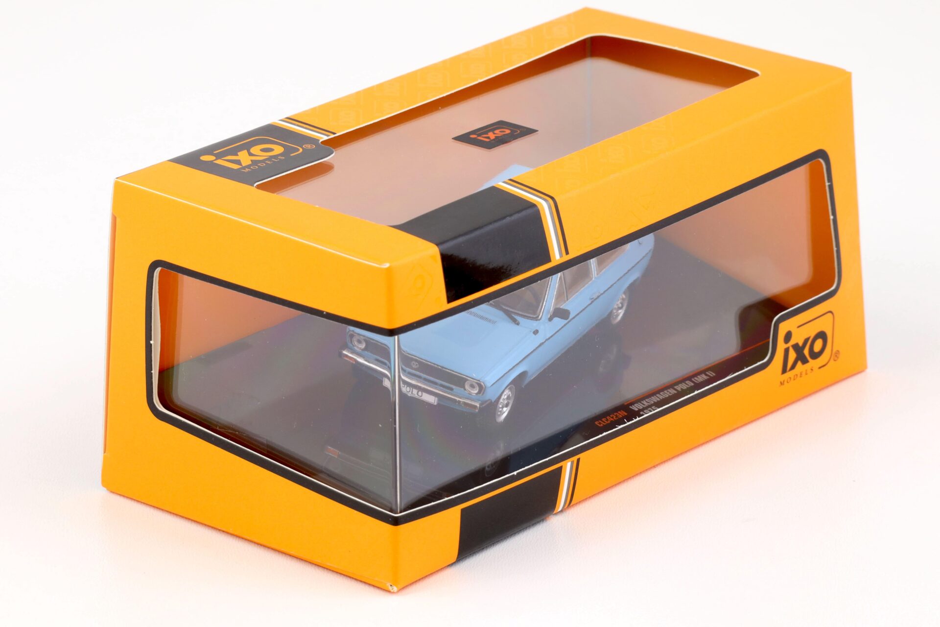 1:43 IXO VW Polo I MKI light blue 1975