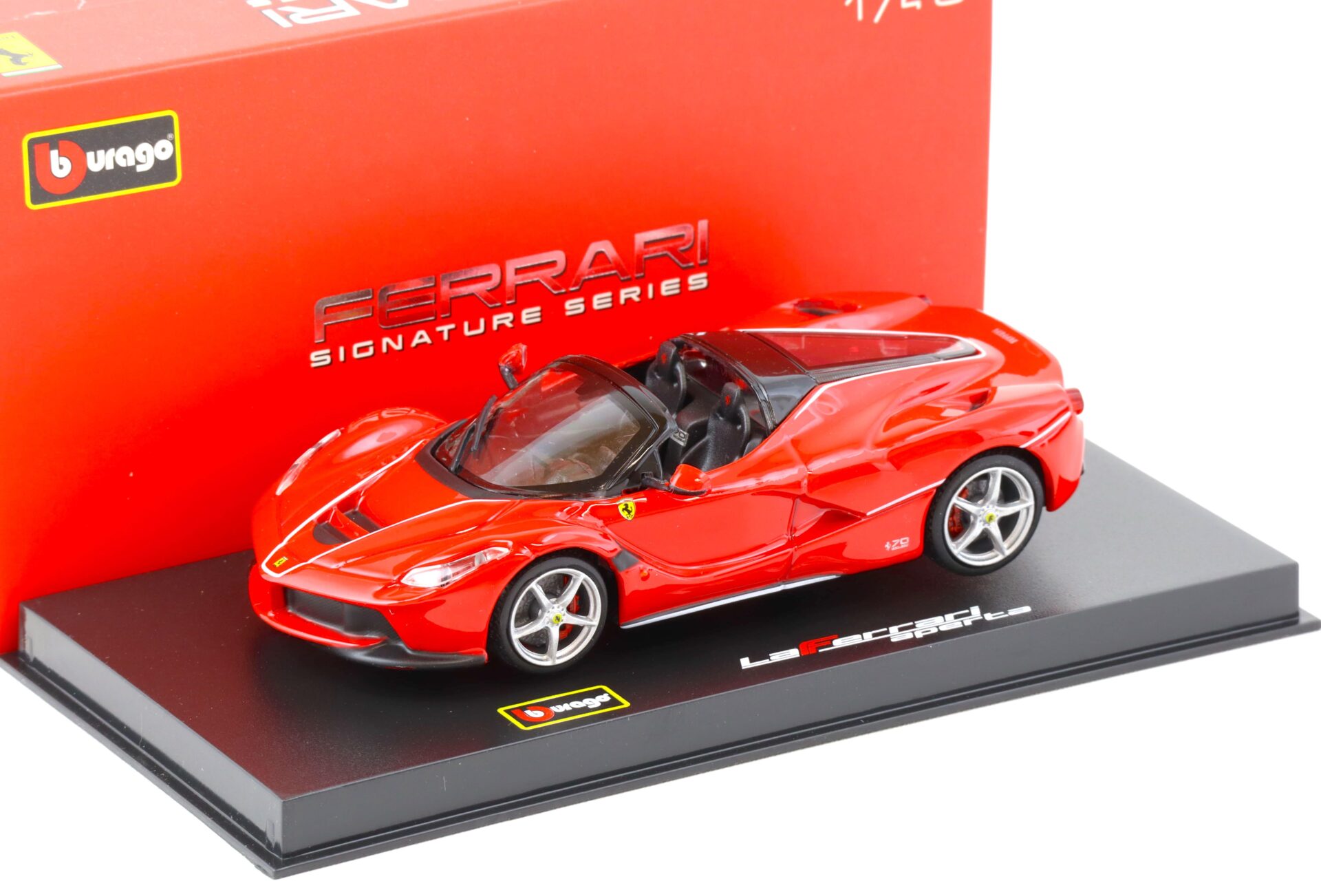 1:43 Bburago Signature Ferrari LaFerrari Aperta red