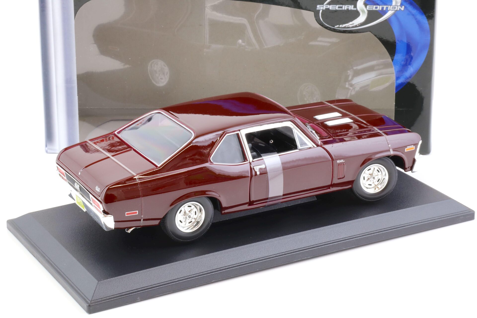 1:18 Maisto 1970 Chevrolet Nova SS Coupe dark red