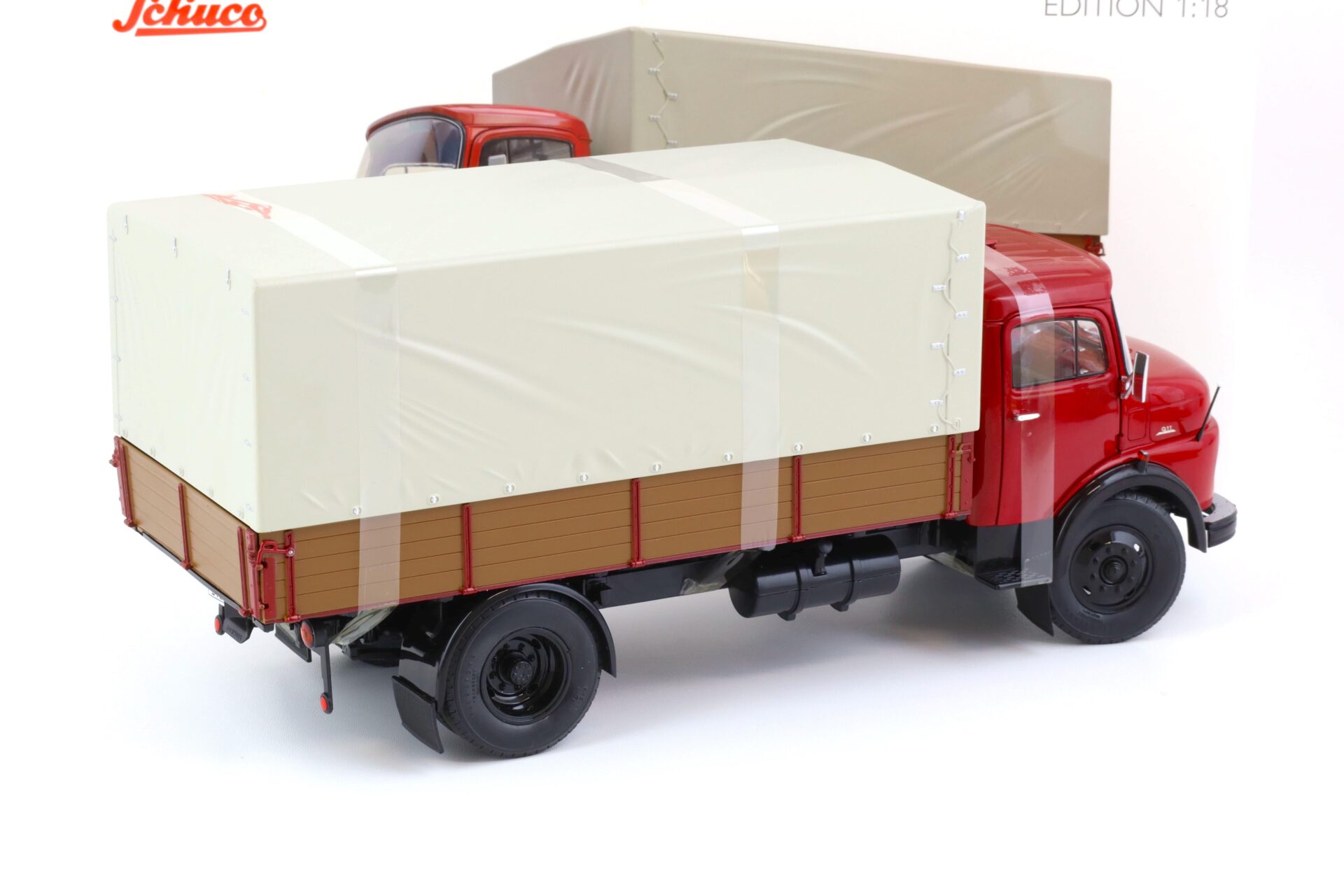 1:18 Schuco Mercedes L911 Pritsche + Plane LKW rubin red Die-Cast