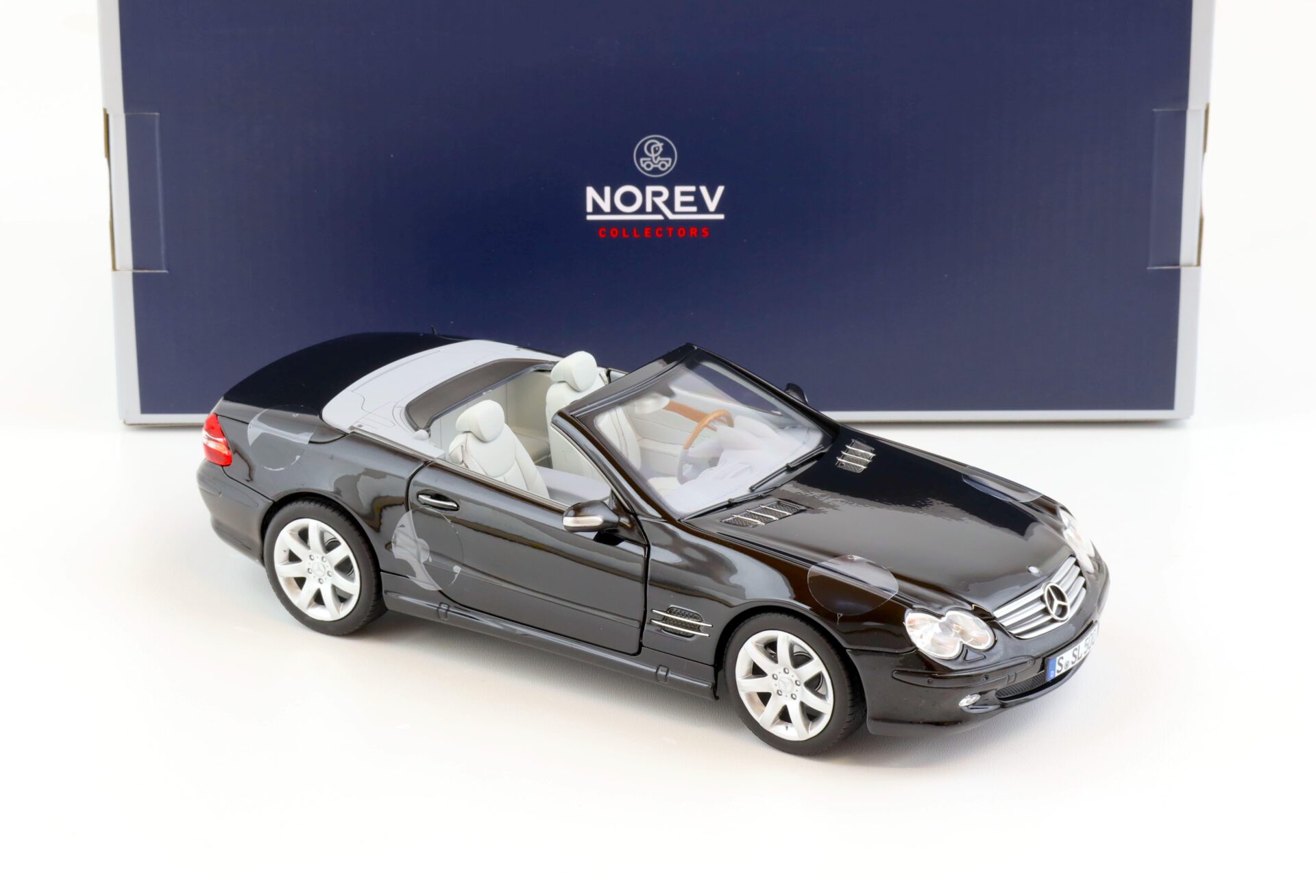 1:18 Norev Mercedes SL 500 R230 Convertible 2003 black 183840