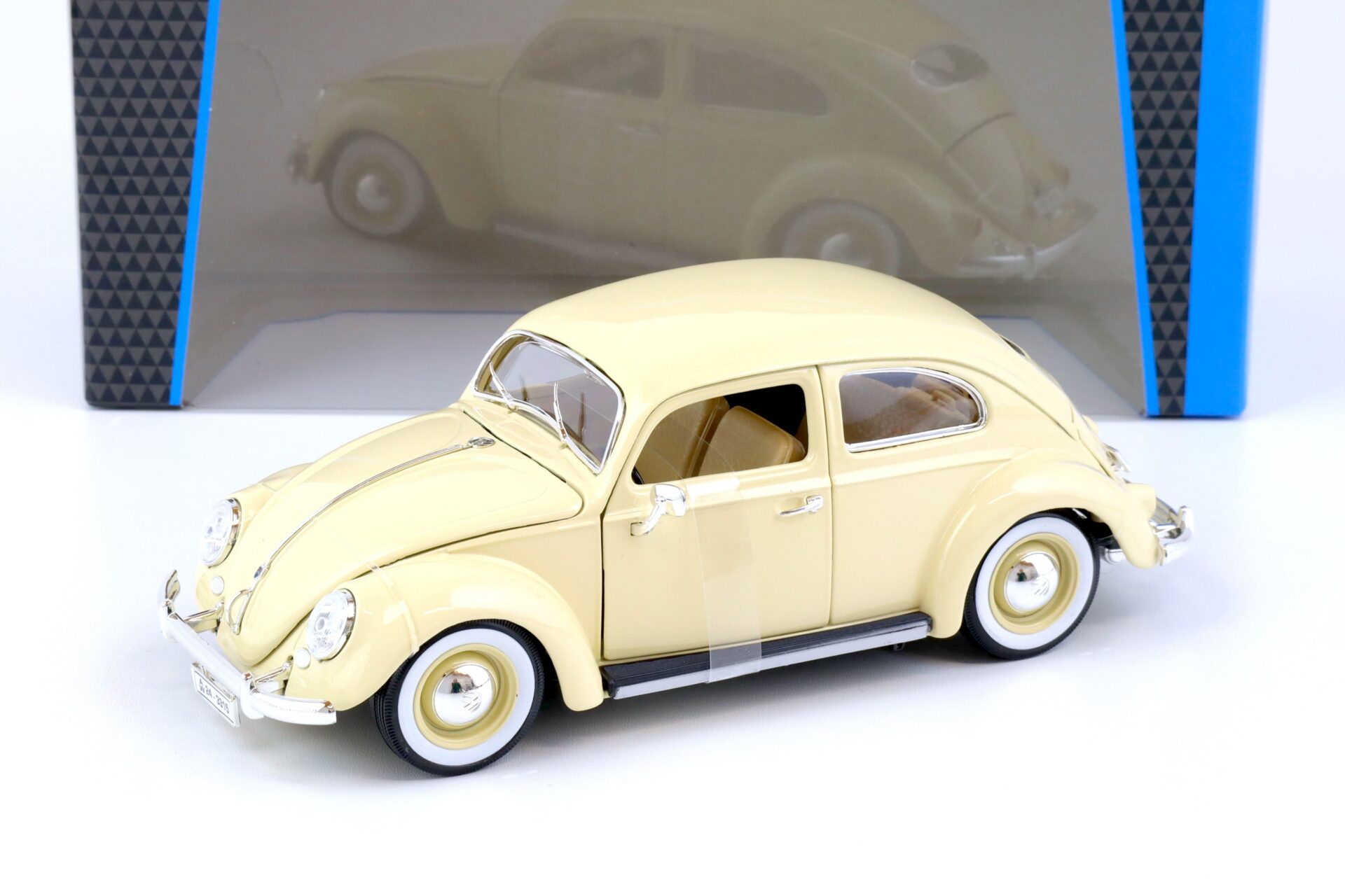 ID 70453 orig.jpg 1:18 Bburago VW Käfer Beetle 1955 cream beige