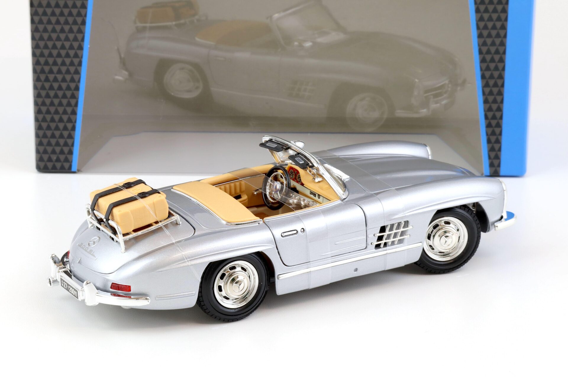 1:18 Bburago Mercedes 300SL Touring Roadster 1957 silver metallic