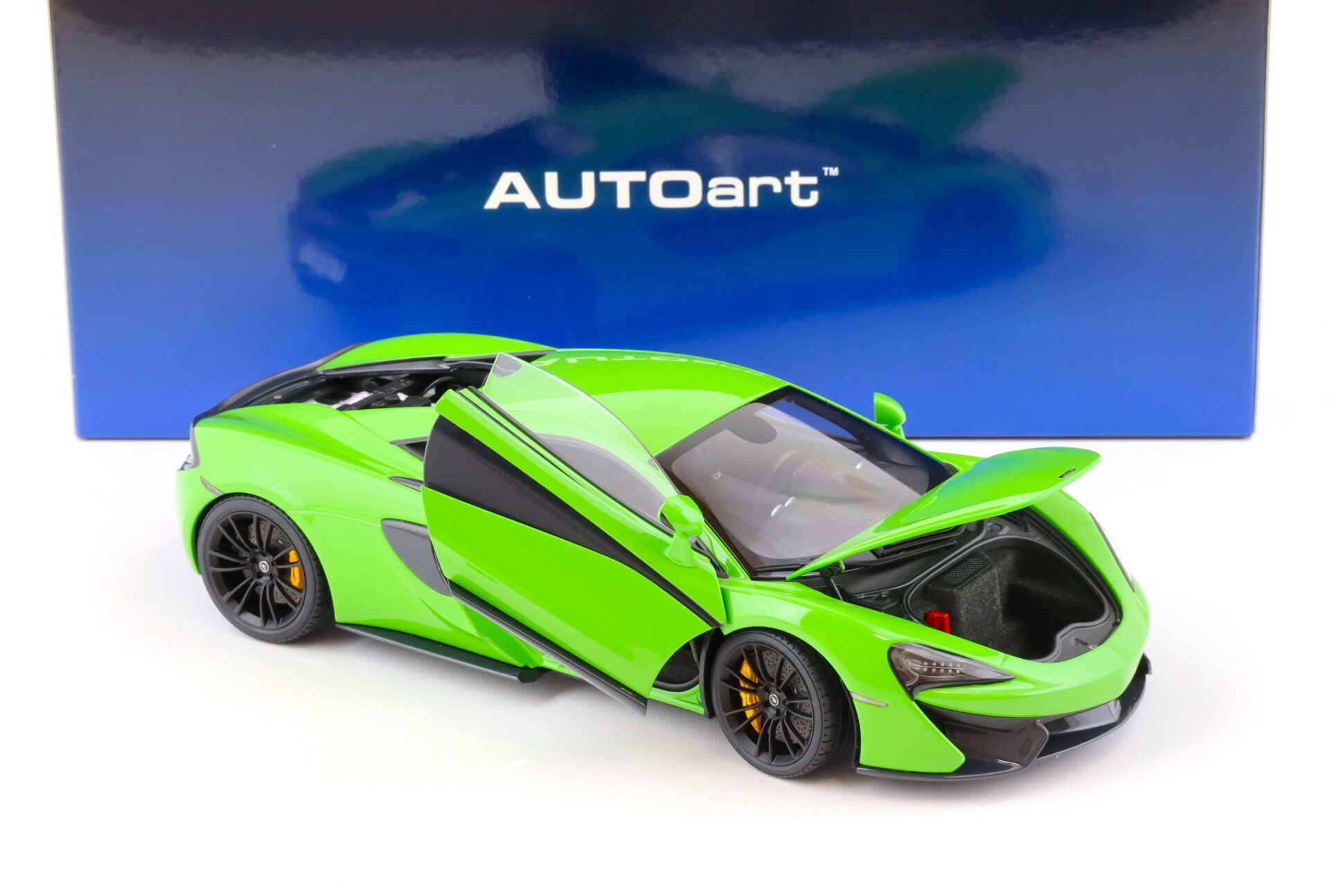 1:18 AUTOart McLaren 570S Coupe 2016 Mantis green/ black wheels 76042