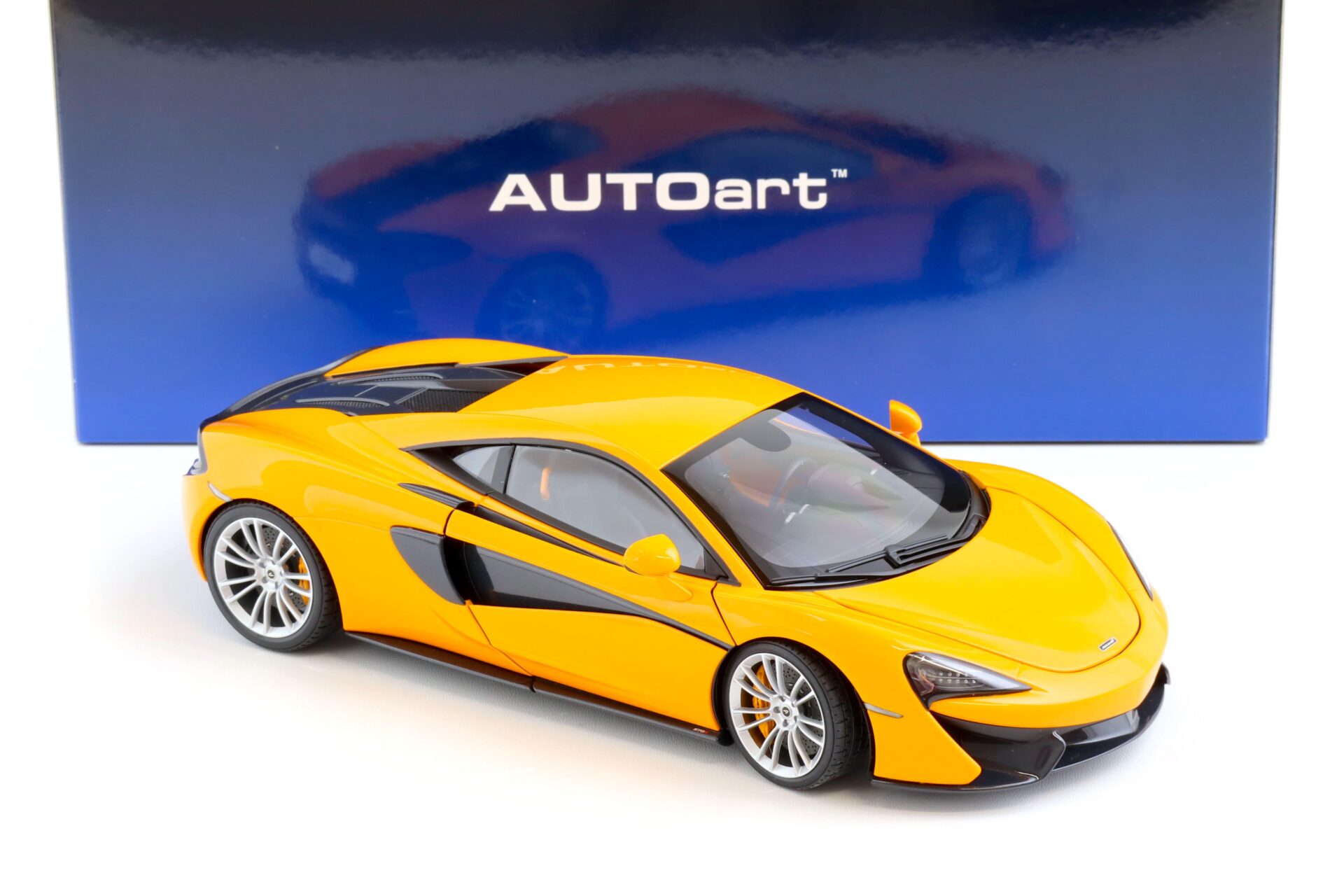 1:18 AUTOart McLaren 570S Coupe 2016 McLAREN orange/ silver wheels 76044