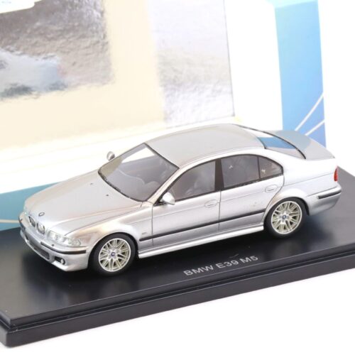 1:43 NEO BMW M5 (E39) Limousine silver metallic NEO49583