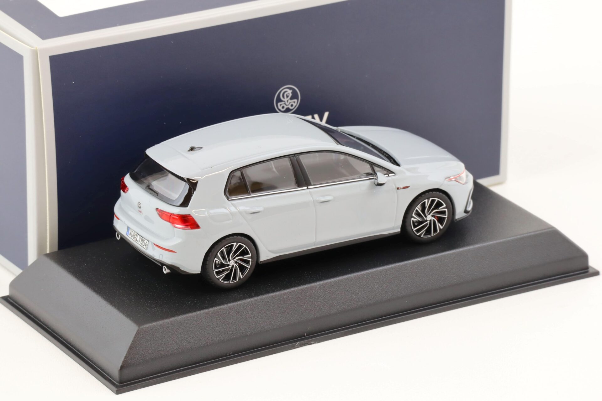 1:43 Norev VW Golf VIII 8 GTI 2020 light grey Kreide 840137
