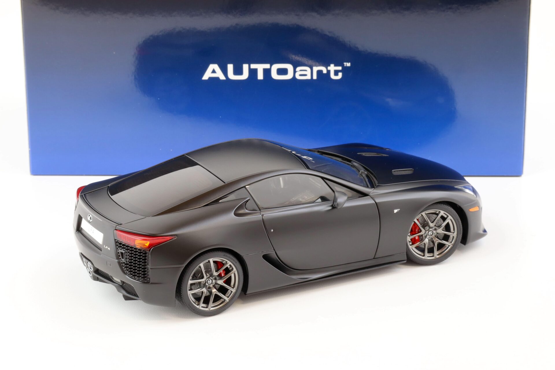 1:18 AUTOart Lexus LFA 2010 matt black 78852
