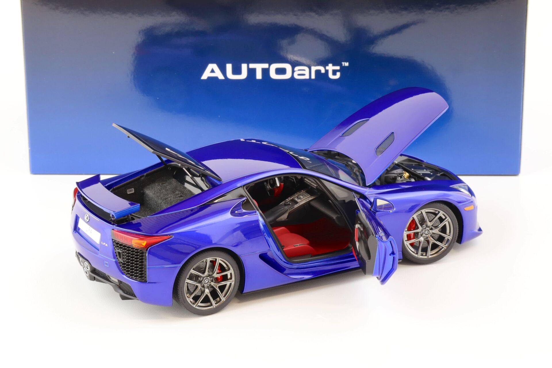1:18 AUTOart Lexus LFA 2010 pearl blue 78858