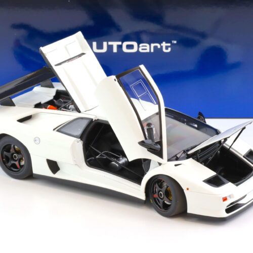 1:18 AUTOart Lamborghini Diablo SV-R 1996 Impact white 79149