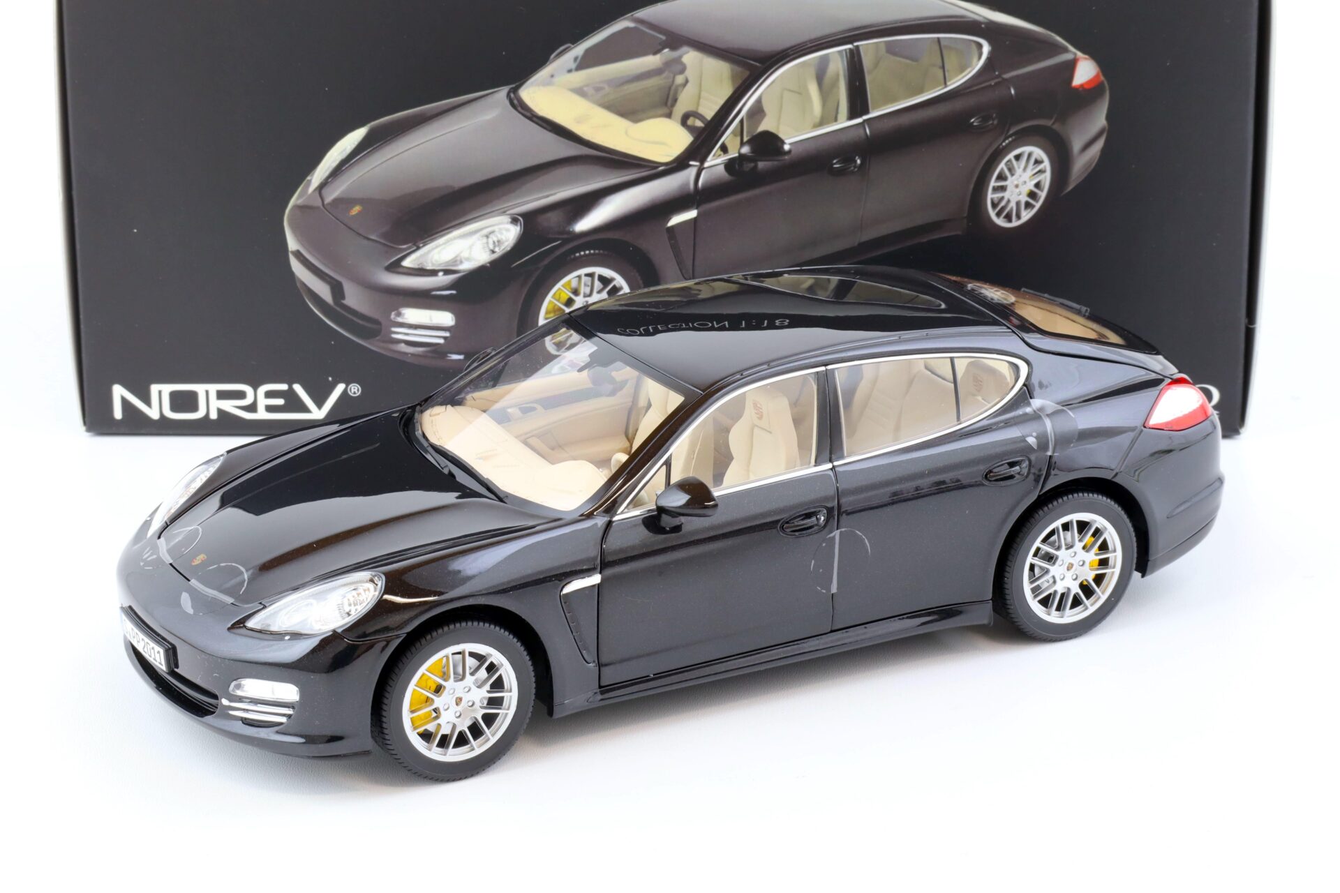 1:18 Norev Porsche Panamera 4S 2009 black 187617