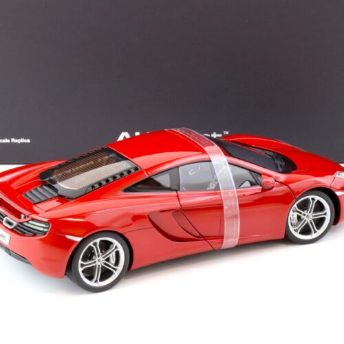 1:18 AUTOart McLAREN 12C Coupe 2011 red 76008