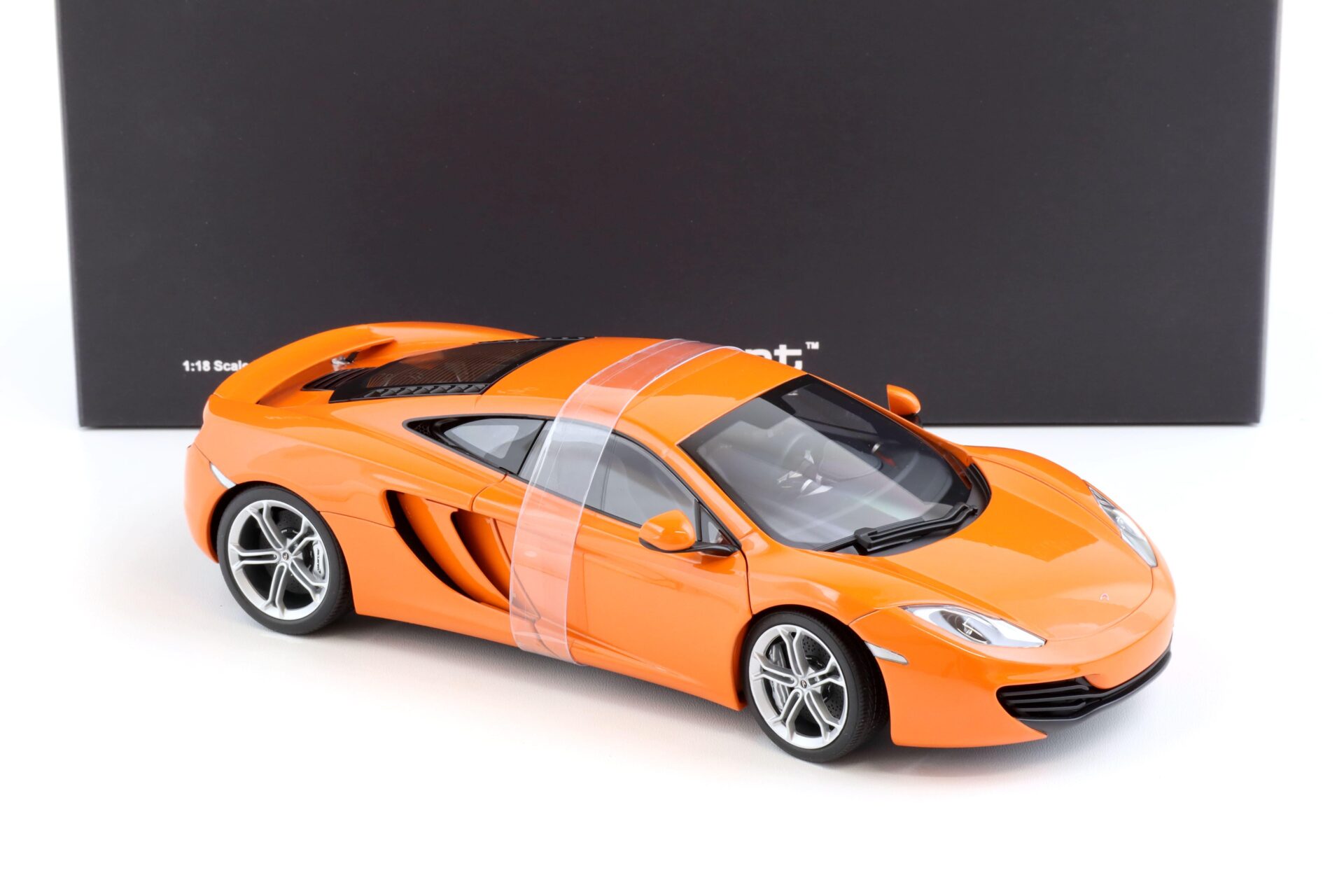 1:18 AUTOart McLAREN 12C Coupe 2011 orange metallic 76006